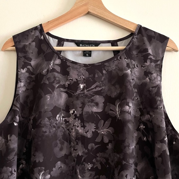 Athleta Zephyr Refined Tank in Lumen Floral Black — XL - Picture 4 of 10